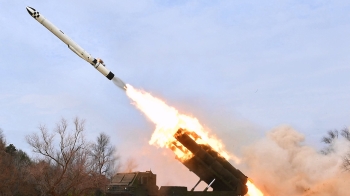 북한 “수중핵전략무기체계 시험 진행“…김정은 참관