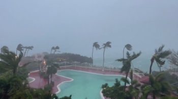 20여 년 만에 괌 강타한 '슈퍼태풍'…한국인 관광객 3천명 발 묶여