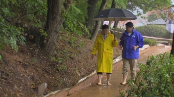 “매일 오는 분들 많아“…맨발 걷기 전용 황톳길 걸어보니 [머니 클라스]