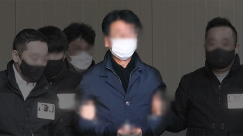 '이재명 피습' 피의자 구속…범행 동기 묻자 “8쪽 변명문 참고하라“