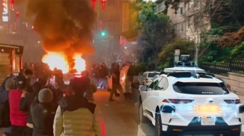 무인택시 습격·방화…샌프란시스코 시민들 분노의 이유는