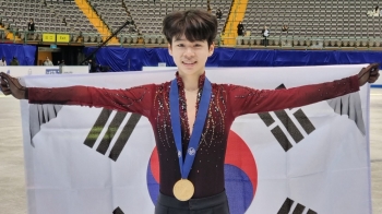 '우상 김연아' 따라…서민규, 주니어 세계선수권 정상 섰다