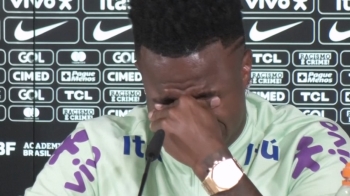 브라질 비니시우스, 인종차별에 “축구하기 싫어진다“ 눈물