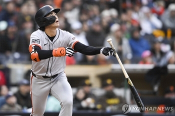 이정후, MLB 3경기 만에 첫 홈런…한국 선수로는 15번째