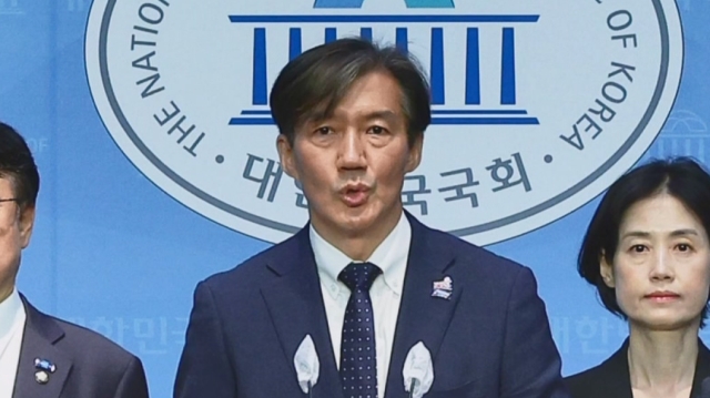 '대통령 4년 중임제' 띄운 조국…야권발 '개헌론' 불붙나