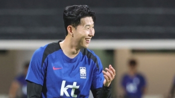 손흥민 입국하자 싱가포르 '들썩'…시동 건 축구 대표팀