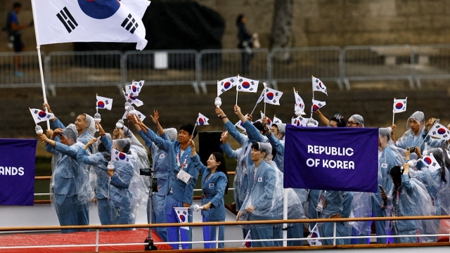 '황당 실수' 많았던 파리올림픽 개회식…사격 박하준·금지현 첫 메달