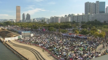 “돗자리 접고 길 터주세요“…여의도 불꽃 축제 '초긴장'