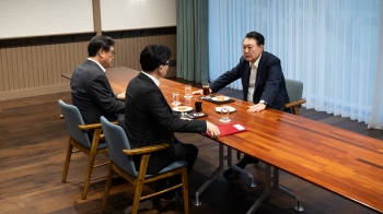 [단도직입] 우상호 “역사상 이런 사진 처음 봐...한동훈 푸대접“ 김성태 “마지막 기회라는 사람들 있어“