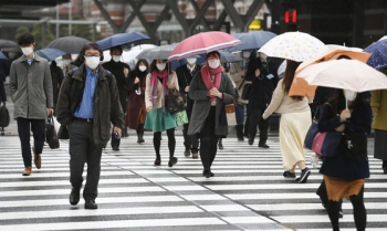 긴급사태 선언해야 하나…도쿄, 하루 만에 107명 최대규모 확진