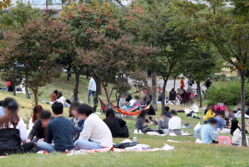 내일부터 카페는 포장만, 음식점은 밤 9시에 문 닫는다…유흥시설은 영업 안 해