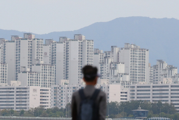 3분기 가계 빚 1,682조 원…부동산·주식 사는데 '영끌'하니 눈덩이처럼 불어났다