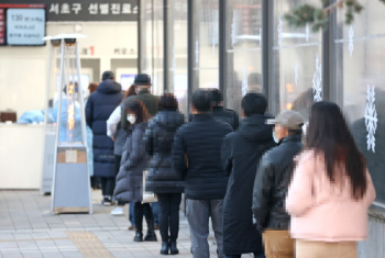 국내 발생 516명 중 수도권 419명…“후·미각 상실 증상 있으면 바로 검사“