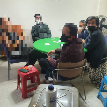 [전국24시] 대낮 도박판 벌이다 적발된 9명 '적반하장' 