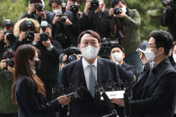 윤석열 사퇴 “정의와 상식 무너지는 것 두고 볼 수 없어“