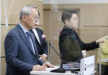 당국 “백신 접종 후 사망 8명 백신과 무관…인과성 없어“