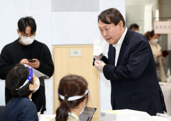 청년 이슈로 발동 건 윤석열...측근 “2030 분노는 기회 박탈 때문“