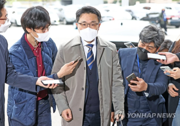 '비서관 특혜 채용' 의혹에, 김진욱 공수처장 “특혜로 살아온 인생, 모든 게 특혜로 보여“