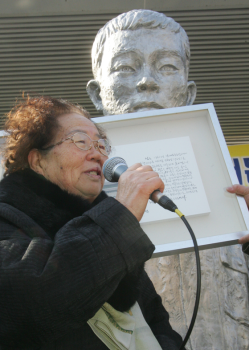 “민주주의 지키자“ 연설했다고 징역…검찰, 고 이소선 여사 등 계엄령 위반 민주화운동가 5명에 직권 재심