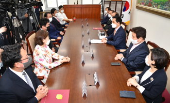 국민의힘 당 대표 후보만 10명…컷오프 도입, 변수 되나