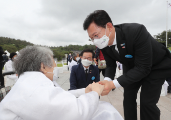 광주 간 여당 지도부·대선 주자들…“5·18 정신 기리자“