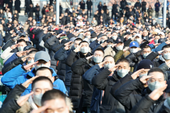 여성 47% “나도 군대 가겠다“…모병제 43% 찬성│한국갤럽