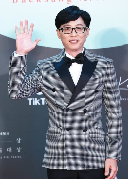 [단독] 유재석, FNC엔터테인먼트 계약 만료 “이적 가능성↑“