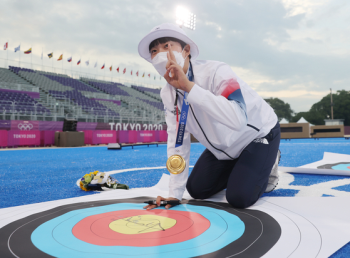 [단독] '3관왕' 안산 “내 좌우명, 좋아하는 건 좋아하면서 살자“