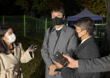 김웅 공수처 조사받은 후 귀가...“'고발 사주' 허무맹랑한 이야기“