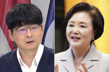 탁현민 “김정숙 여사 공감력 매력적…과묵한 대통령 옆에서 의전 도움“ 