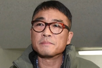 김건모 '성폭행 의혹' 벗었다…검찰 “혐의없음“ 불기소 처분