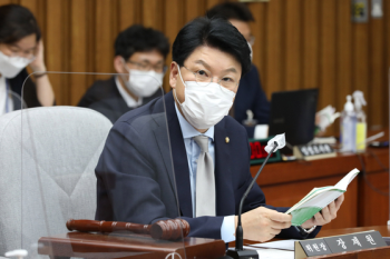 장제원 “한 번도 자리 탐한 적 없다…오늘 윤석열 곁 떠날 것“