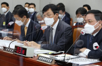 靑 이호승 정책실장 “종부세 폭탄 아냐…일종의 노블레스 오블리주“