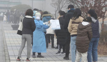 오미크론 4명 중 1명은 증상 없다…당국 “무증상서도 전파“