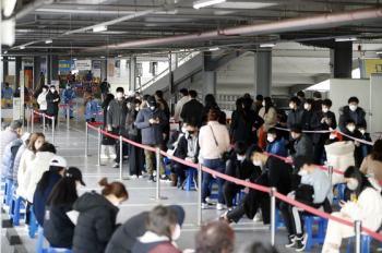 신규확진 8000명 넘고 또 기록 찍을까…오늘 '특단대책' 나온다