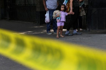美 뉴욕서 유아차 밀고 가던 20세 여성, 총 맞아 숨져