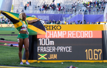 세계선수권 100m 5번째 우승…'가장 빠른 엄마' 프레이저-프라이스