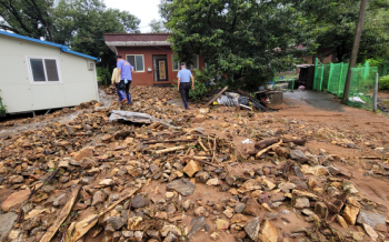기록적 폭우 내린 충남…2명 실종, 도로-농경지 곳곳 침수