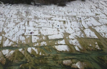 유럽 최악의 가뭄에 바닥 드러낸 이탈리아 최대 호수