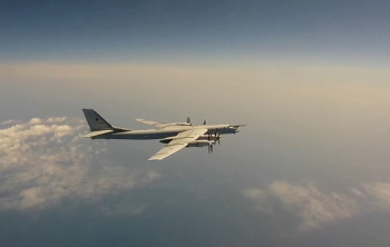 “러시아 전략폭격기 2대 동해 상공 비행…한국 전투기 출동“
