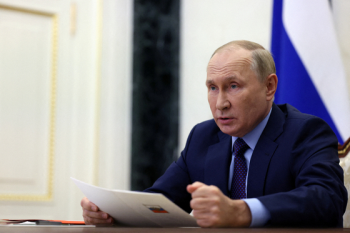 “푸틴 사임을 요구한다“ 청원에 러 시의원 50명 가까이 서명