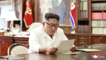 김정은, 4년 전 트럼프 친서서 “각하와 비핵화 논의 희망…文 관심 불필요“