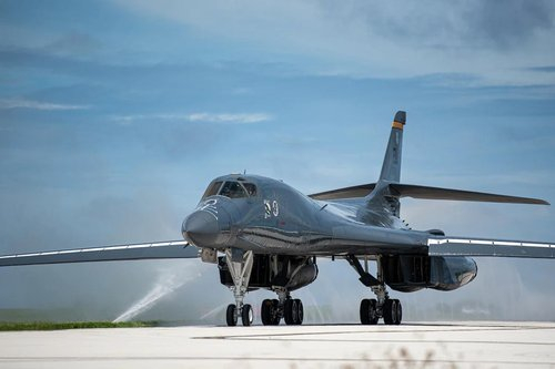 괌에 배치된 미 전략폭격기 B-1B 〈사진=연합뉴스〉