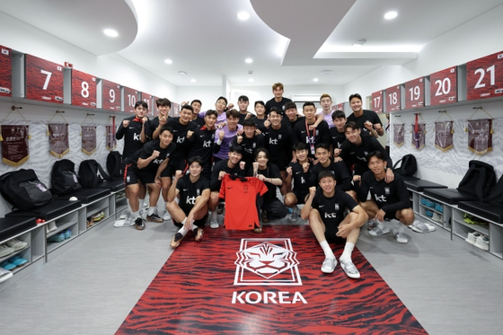 방탄소년단 정국, 손흥민과 만남…월드컵 대표팀 응원
