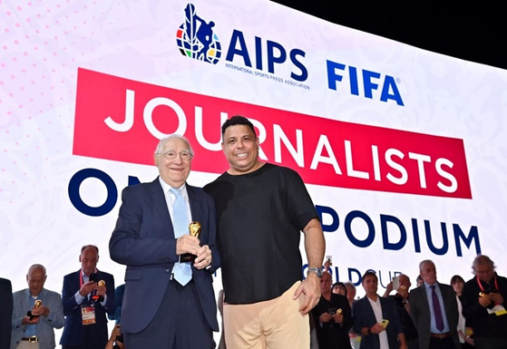 엔리케 마사야 마르케스(왼쪽). 〈사진-FIFA 홈페이지 캡처〉