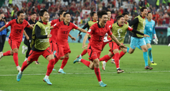 [2022월드컵] 한국, 포르투갈 꺾고 16강 진출…손흥민 “국민 에너지 받아 해냈다“