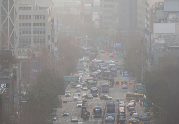 수도권 미세먼지 '나쁨', 내일은 '매우 나쁨'…부산은 비상 저감조치