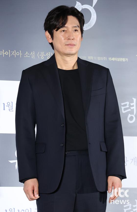 11일 오후 서울 용산구 CGV 용산아이파크몰점에서 영화 '유령' 언론시사회가 열렸다.  이해영 감독과 배우 설경구, 이하늬, 박소담, 박해수, 서현우가 참석했다.  박세완 엔터뉴스팀 기자 park.sewan@jtbc.co.kr (콘텐트비즈니스본부)