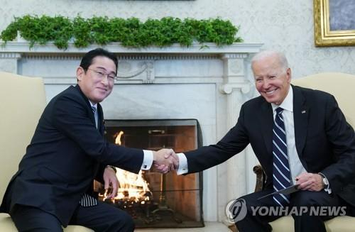 조 바이든 미국 대통령과 기시다 후미오 일본 총리 〈사진=연합뉴스〉