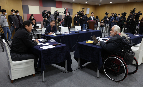 지난 2일 서울시청에서 오세훈 시장과 전국장애인차별철폐연대가 만나고 있다. 〈사진=공동취재단〉